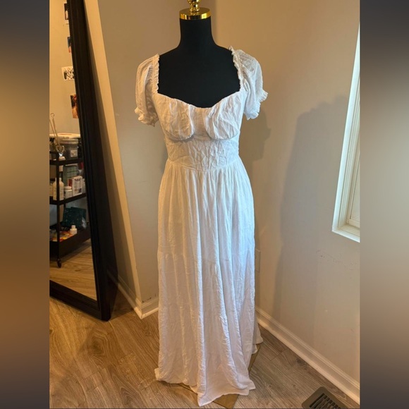 Hollister Dresses & Skirts - White Puff Sleeve Maxi Dress - Feminine Summer Dress